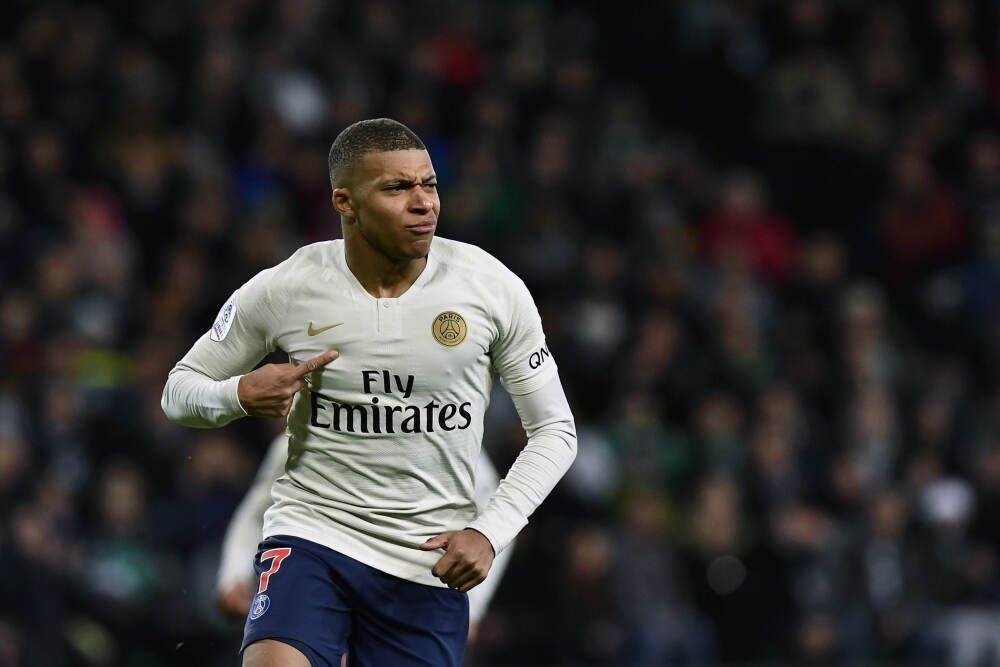 记者：水晶宫、伯恩茅斯有意热刺边锋布伦南·约翰逊